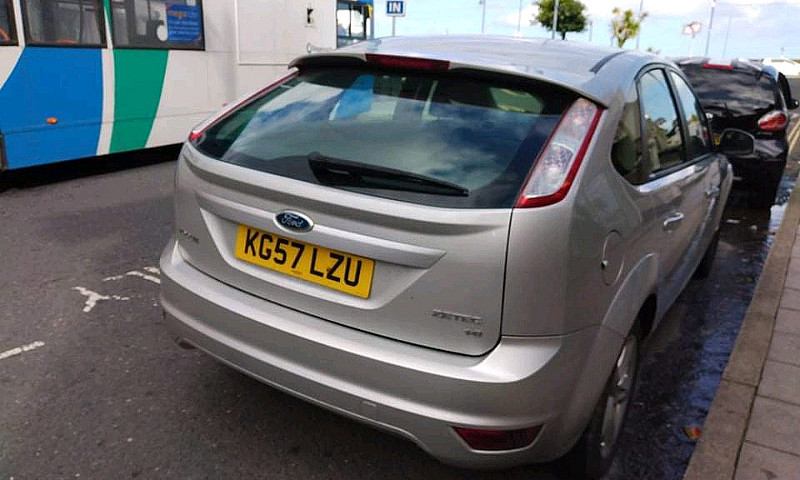 Ford Focus 1.6...