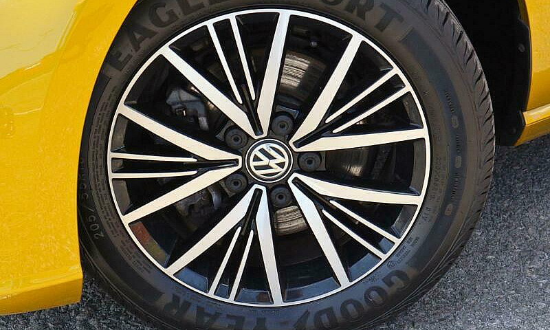 2018 Volkswagen Golf...