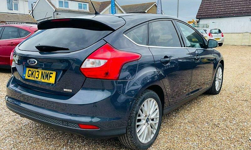 2013 13 Ford Focus 1...