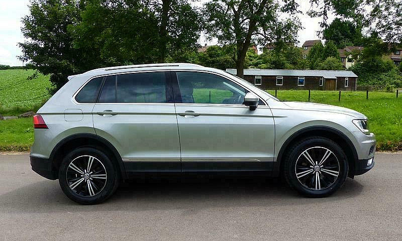 2017 Volkswagen Tigu...