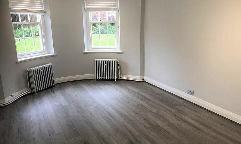 2 Bedroom Flat In Br...