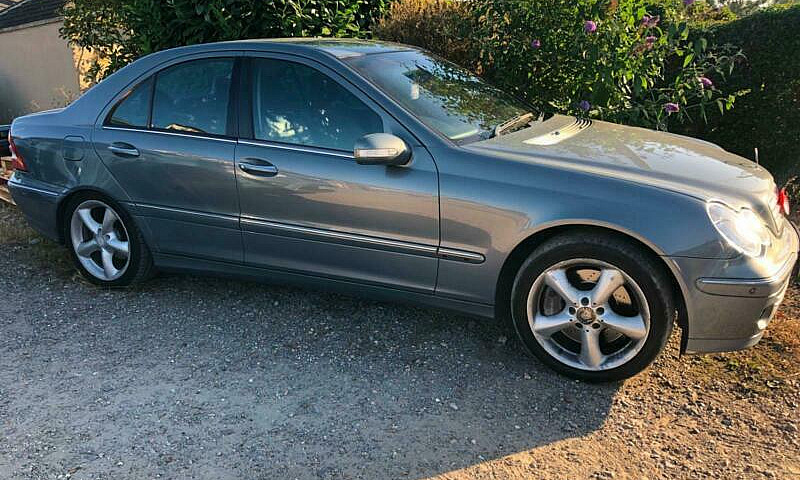 2005 Mercedes-Benz C...
