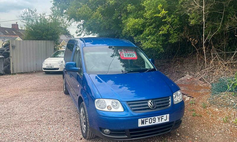 2009 Volkswagen Cadd...