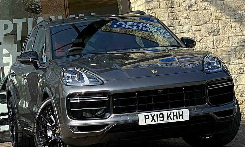 2019 Porsche Cayenne...