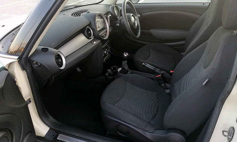 2010 Mini Cooper 1.6...