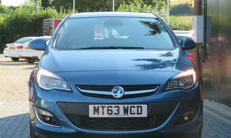 2013 Vauxhall Astra ...