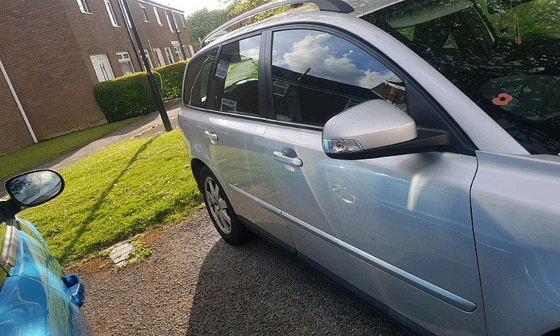 Volvo V50 ...