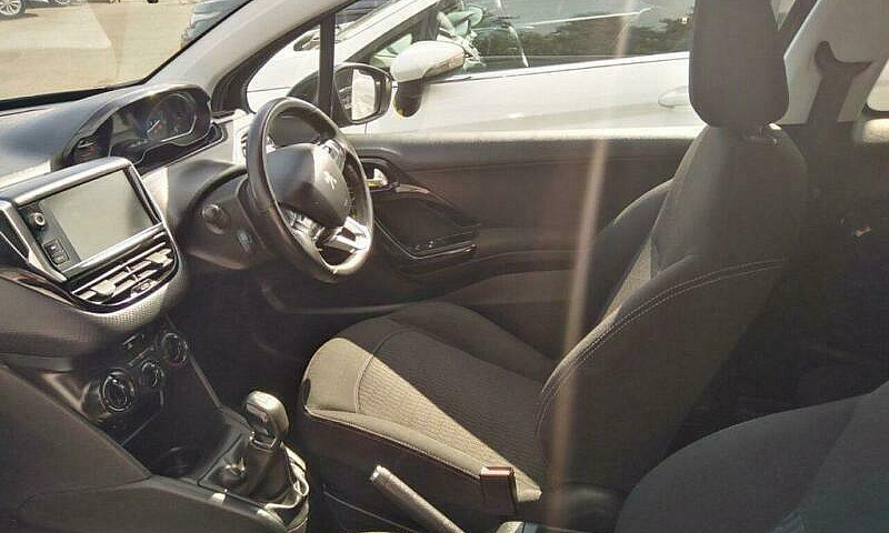 2017 Peugeot 208 1.2...