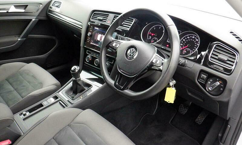 2017 Volkswagen Golf...