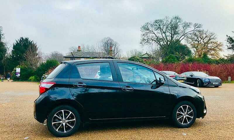 Toyota Yaris 1.5 Hyb...