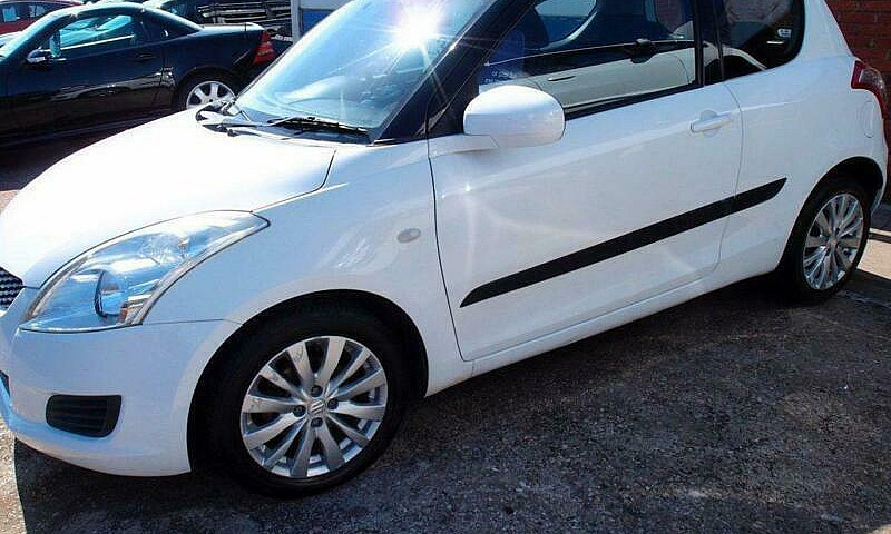 2011 61 Suzuki Swift...