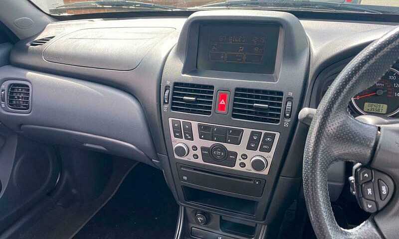 2005 Nissan Almera 1...
