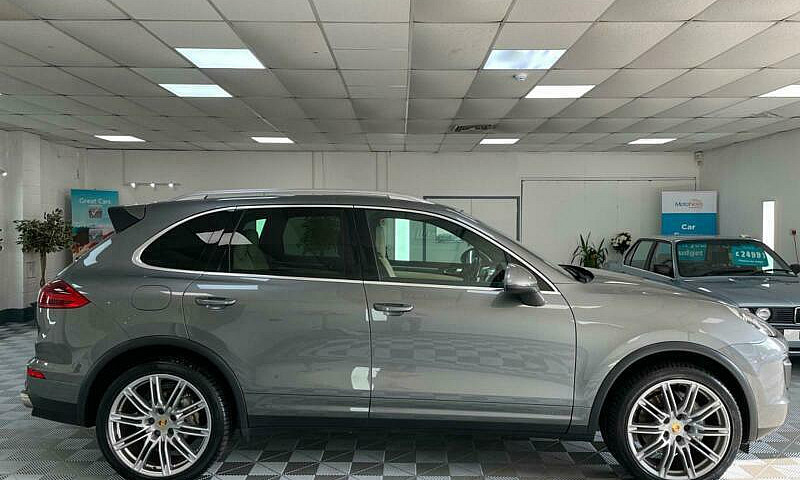 2016 Porsche Cayenne...