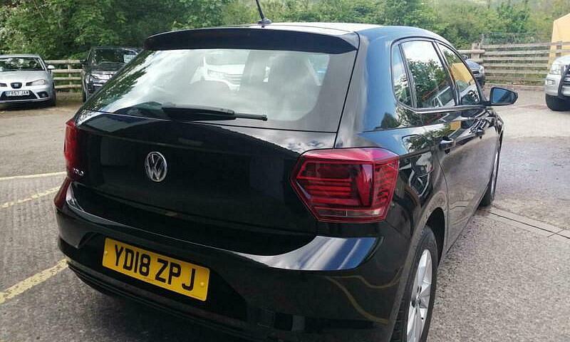 2018 Volkswagen Polo...