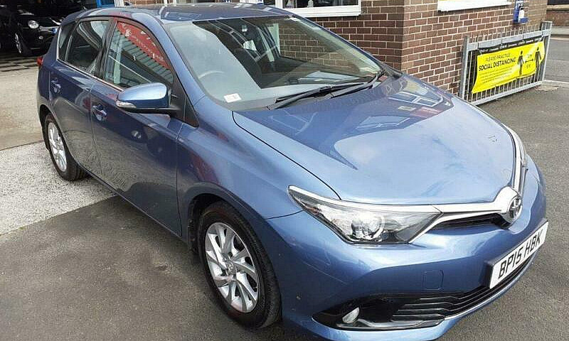 2015 15 Toyota Auris...