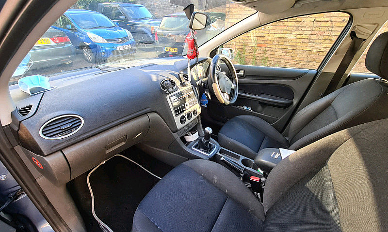 Ford Focus Zetec 1.6...