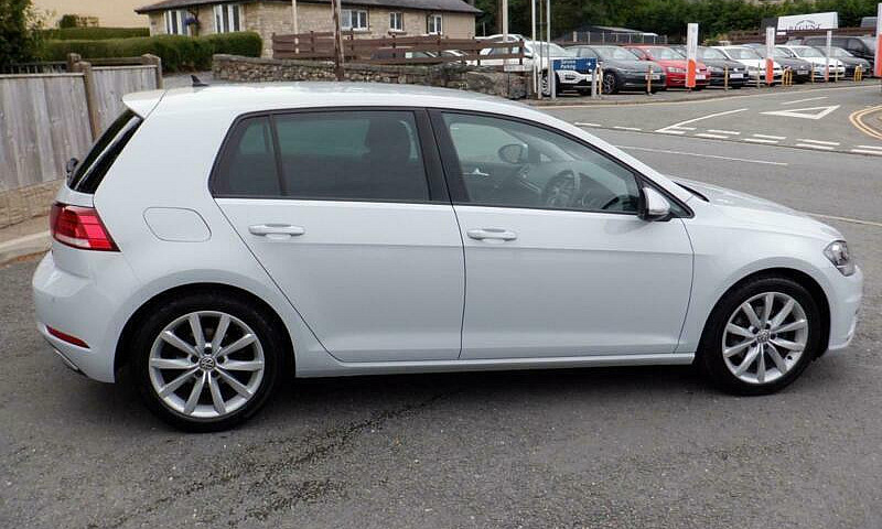 2017 Volkswagen Golf...