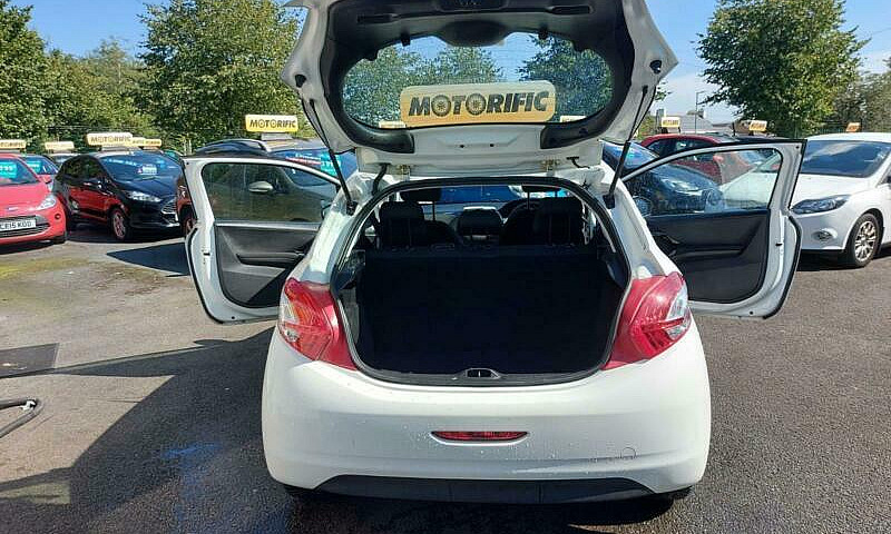 2013 Peugeot 208 1.2...