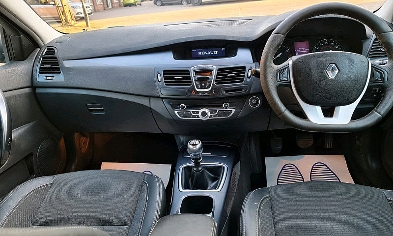2010 Renault Laguna ...