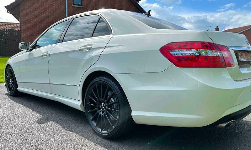 Mercedes-Benz E250 C...