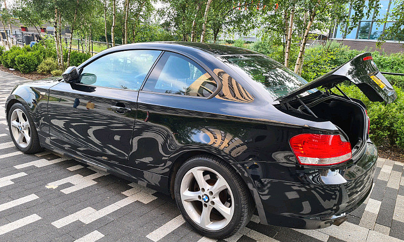 2011 Bmw 1 Series 11...