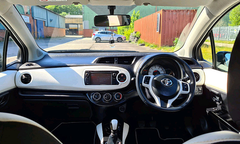 Toyota Yaris Trend...