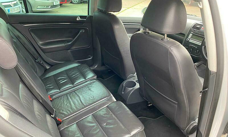2009 Volkswagen Golf...