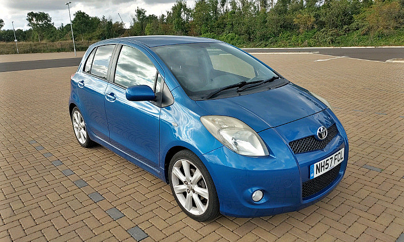 Toyota Yaris Sr...
