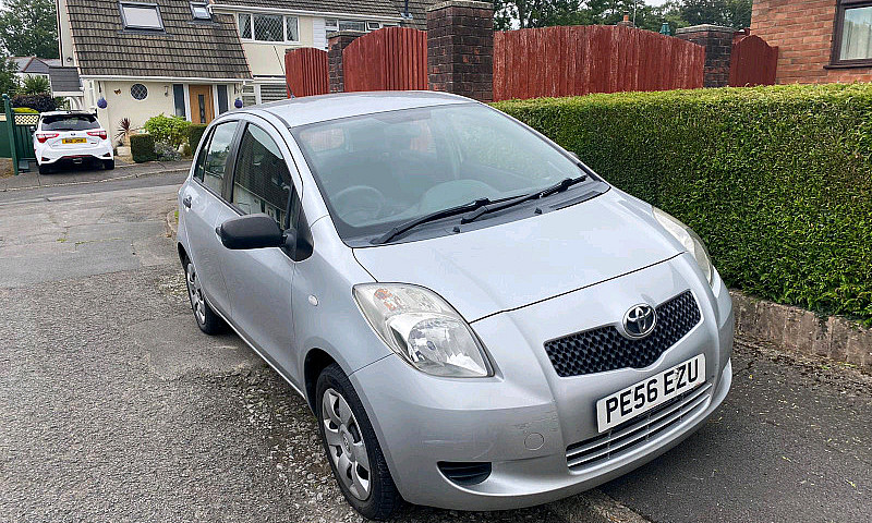 Toyota Yaris T2...