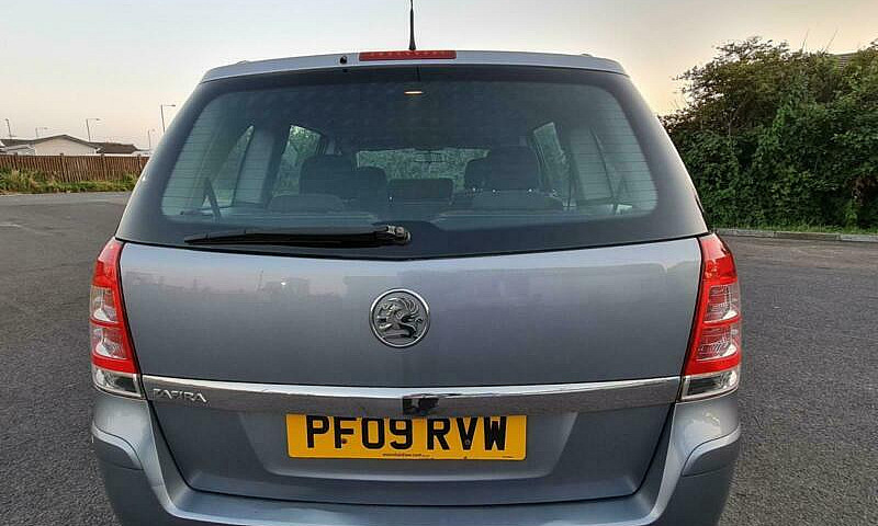 7 Seater Vauxhall Za...