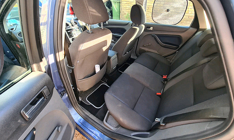 Ford Focus Zetec 1.6...