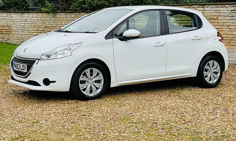 2013 Peugeot 208 1.2...
