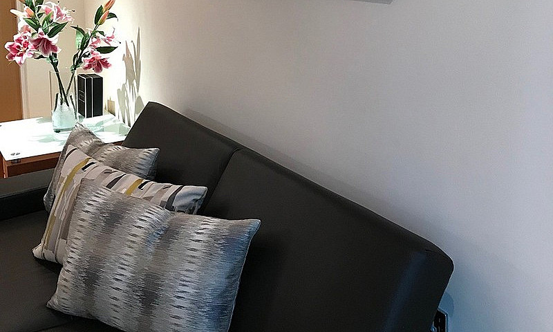 One Bed Apartment Ca...