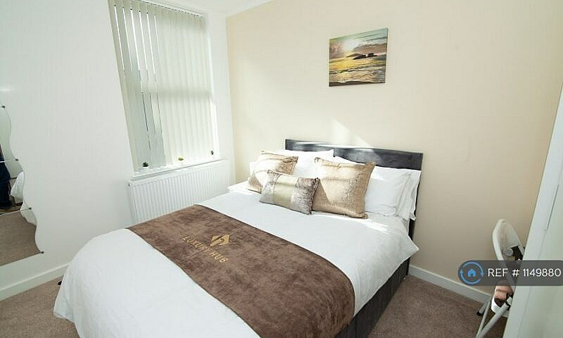 1 Bedroom In Castle ...