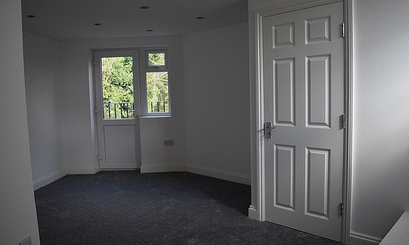 2 Bedroom House In B...