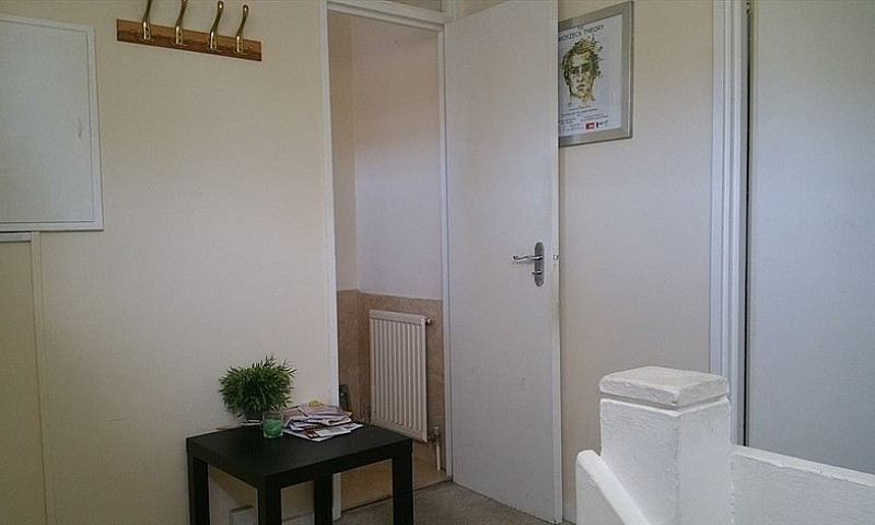 2 Bedroom Flat To Re...