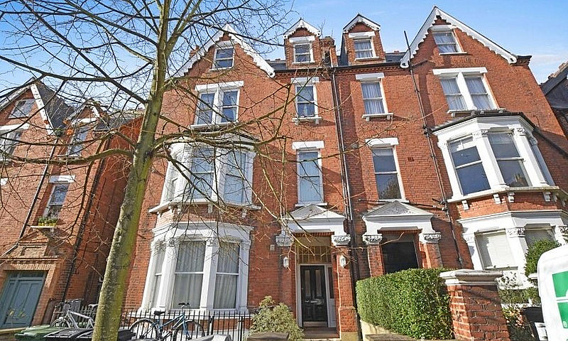 Ph3 – Spacious Brigh...