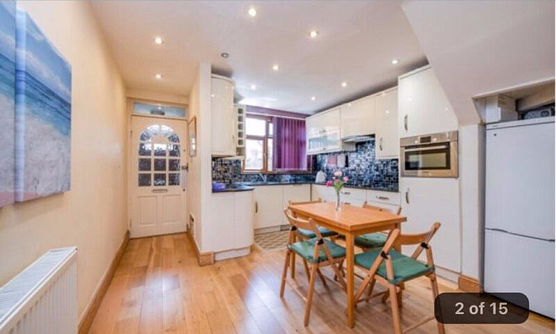 3 Bedroom House/ Isl...