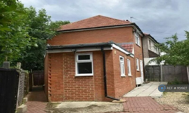 3 Bedroom House In B...
