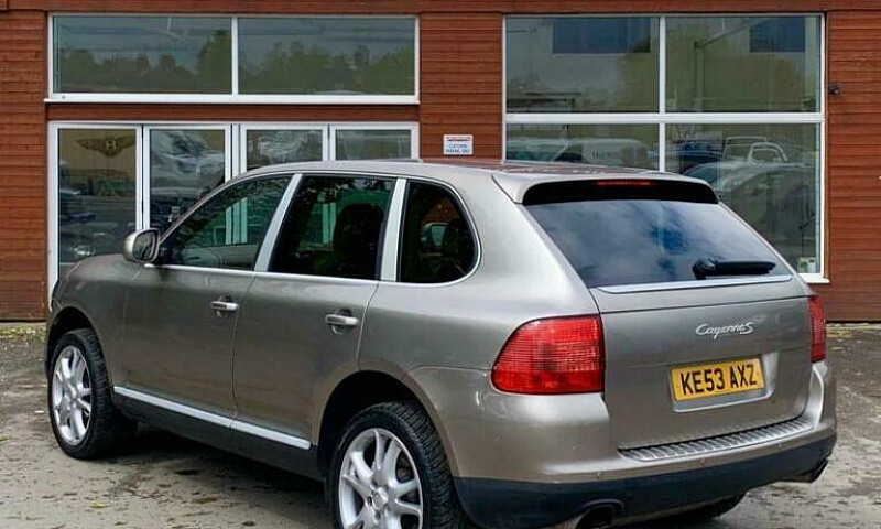 Porsche Cayenne S 4....