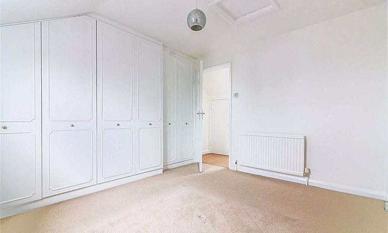 Lovely 2 Bed House W...