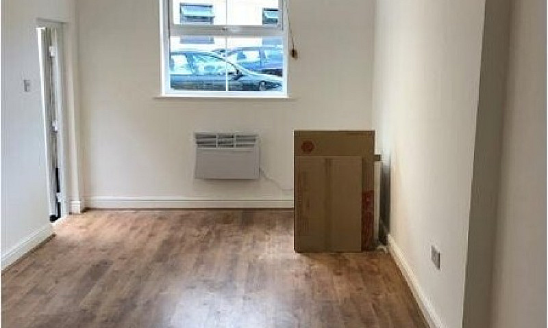 **Unmissable Studio ...
