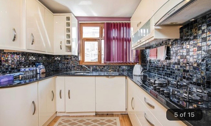 3 Bedroom House/ Isl...