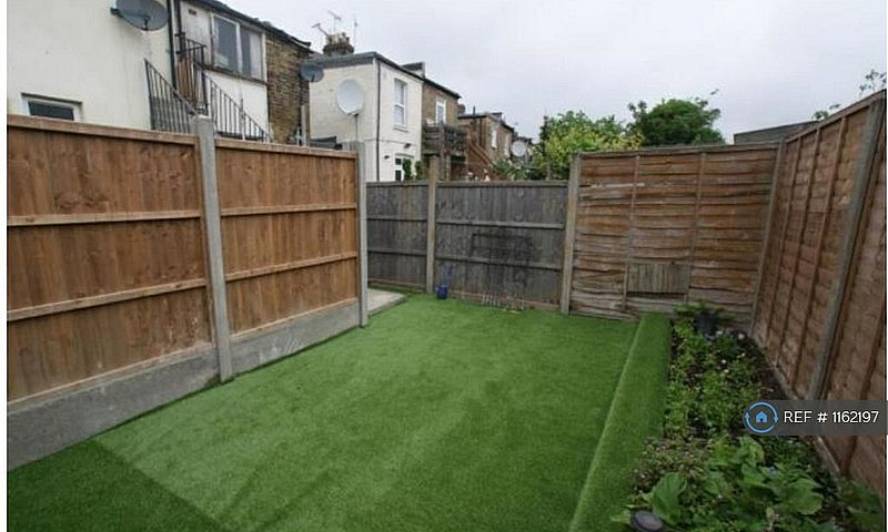 3 Bedroom Flat In We...