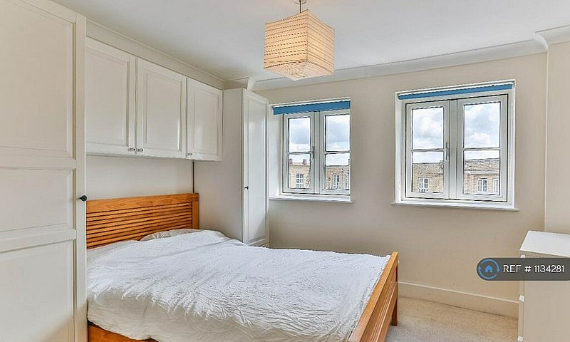 1 Bedroom Flat In Ro...