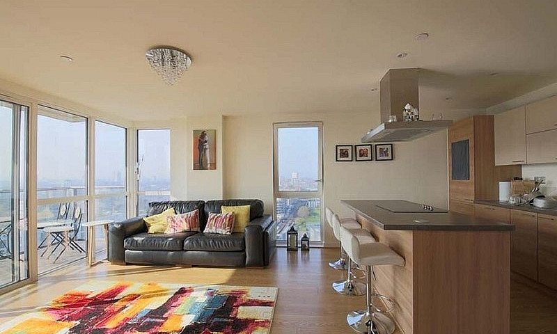 Panoramic Views Towe...