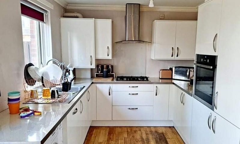3 Bedroom Semi-Detac...
