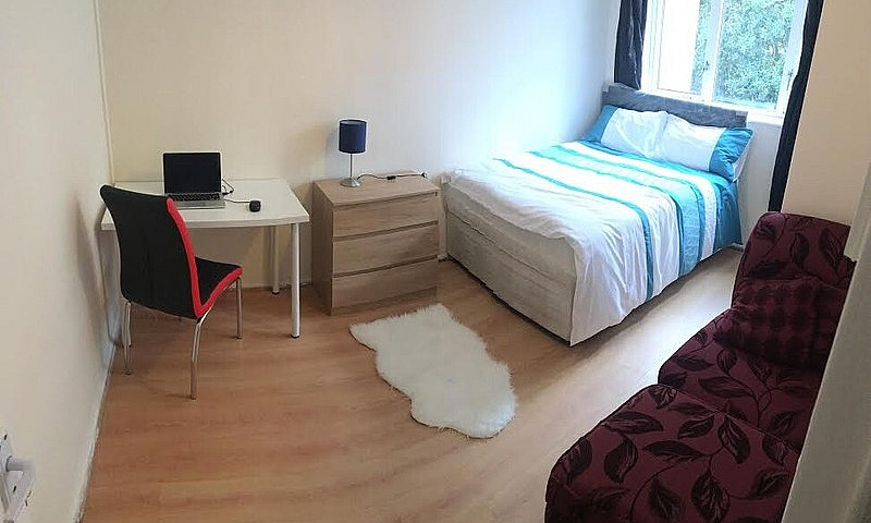 Three Bedroom Apartm...