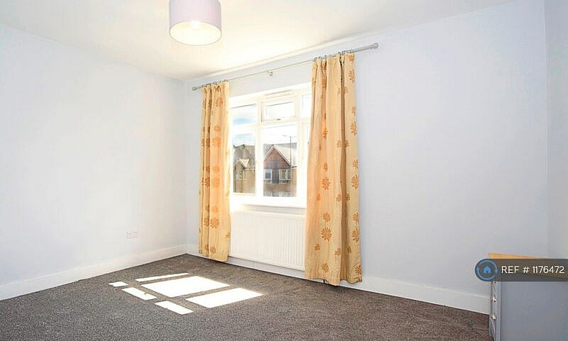 2 Bedroom House In L...