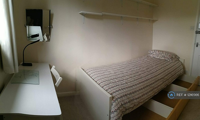 1 Bedroom In Off Chr...